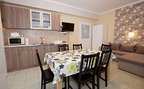 Zoli Apartmanok-Timi Koelcsey 34-36