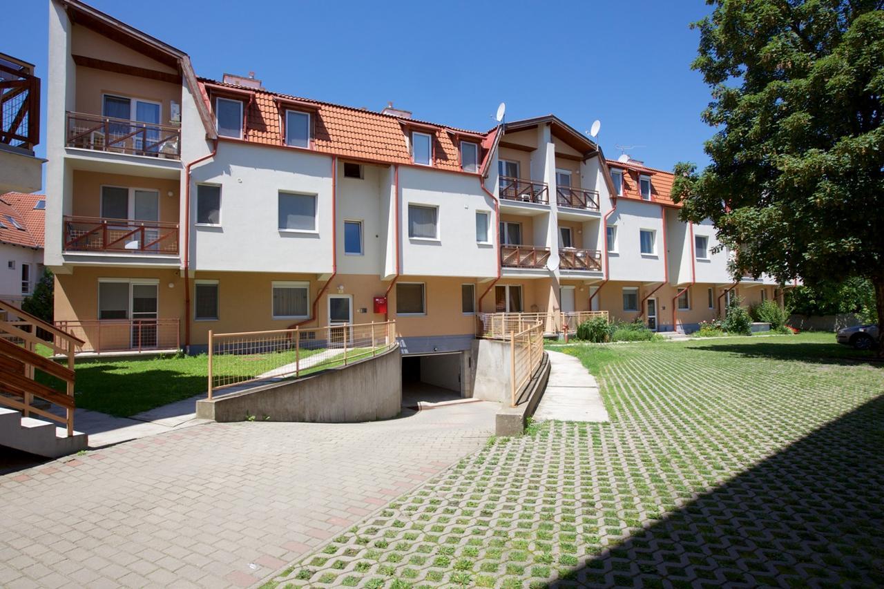 Zoli Apartmanok-Timi Kolcsey 34-36 Hajdúszoboszló Zewnętrze zdjęcie